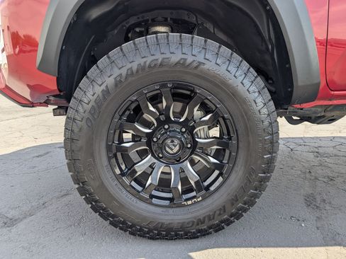 Used 2021 Toyota Tacoma TRD Off-Road w/ Technology Package AWD/4WD image 34