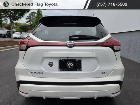 Used 2024 Nissan Kicks SR w/ SR Premium Package FWD image 6