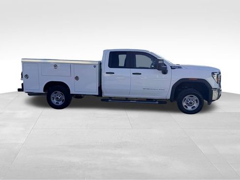 Used 2024 GMC Sierra 2500 Pro w/ Convenience Package image 4