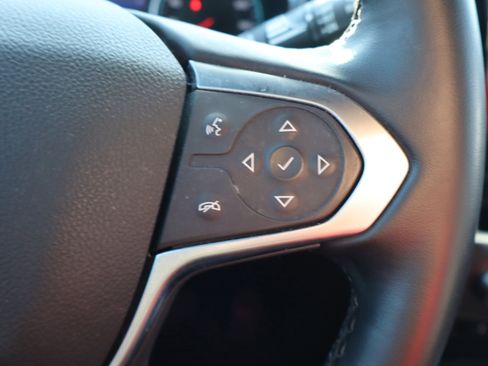 Used 2023 Chevrolet Traverse LT image 19