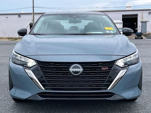 Used 2025 Nissan Sentra SR w/ Trunk Package FWD image 4