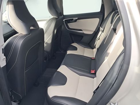 Used 2017 Volvo XC60 T5 Dynamic w/ Preferred Option Package FWD image 6