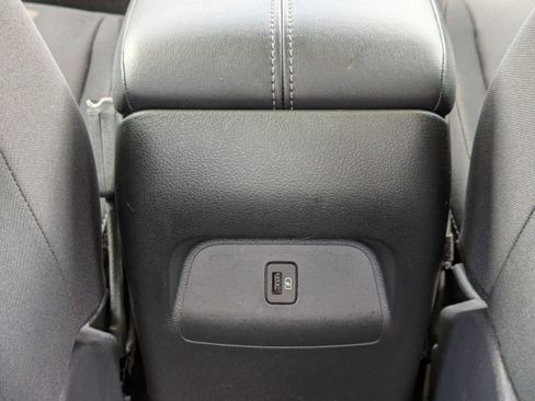 Used 2024 Nissan Sentra SV FWD image 28