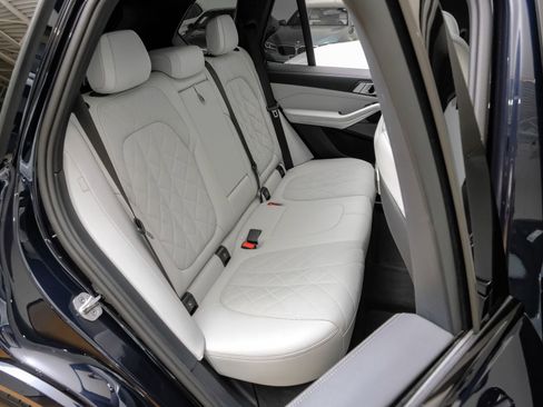 Used 2024 BMW X5 sDrive40i w/ M Sport Package image 39