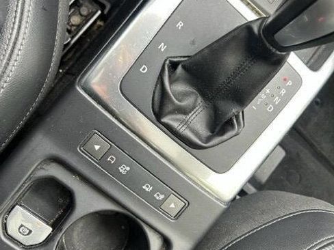 Used 2013 Land Rover LR2 HSE image 41