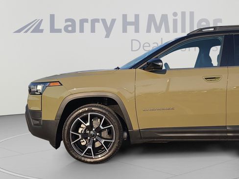 New 2026 Jeep Cherokee Overland w/ Trailer Tow Group AWD/4WD image 37