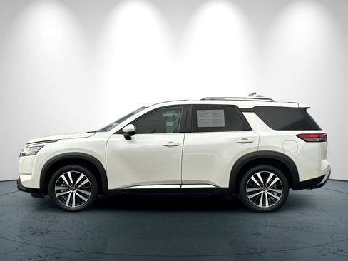 Used 2023 Nissan Pathfinder Platinum w/ Cargo Package image 7