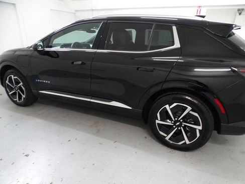 Used 2025 Chevrolet Equinox EV LT FWD image 17