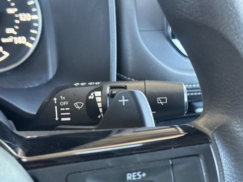 Used 2023 Nissan Rogue SV FWD image 31