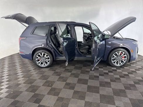 Used 2024 Cadillac XT6 Sport w/ Platinum Package AWD/4WD image 13