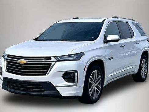 Used 2023 Chevrolet Traverse High Country FWD image 2
