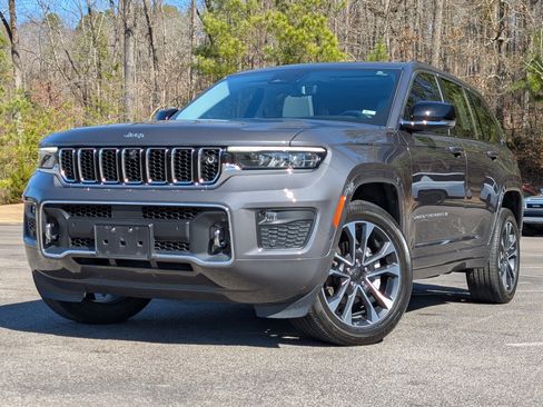 Used 2022 Jeep Grand Cherokee Overland w/ Adv Protech Group III image 4