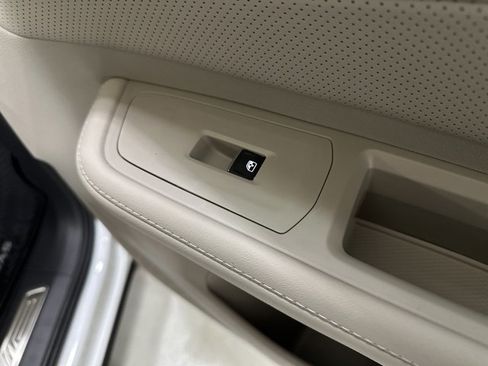 New 2026 Volkswagen Atlas SE image 40