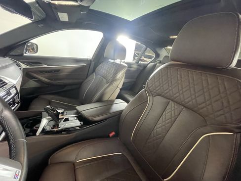 Certified 2022 BMW M550i xDrive w/ Dynamic Handling Package image 9