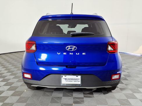Certified 2026 Hyundai Venue SEL FWD image 5