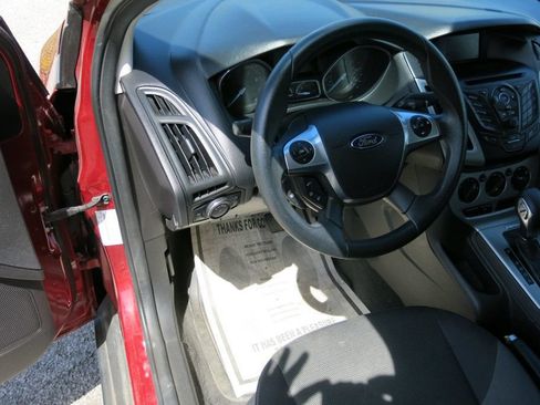 Used 2014 Ford Focus SE FWD image 11