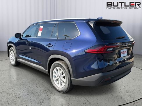 New 2026 Toyota Grand Highlander XLE FWD image 4