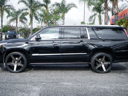 Used 2016 Cadillac Escalade ESV Platinum AWD/4WD image 5
