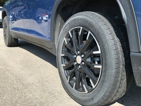Certified 2024 Chevrolet Traverse LT w/ LPO, Floor Liner Package FWD image 33