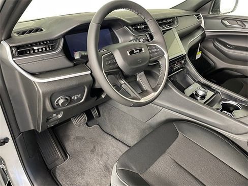 New 2025 Jeep Grand Cherokee L Laredo w/ Luxury Tech Group I image 2