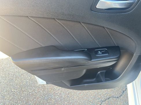 Used 2022 Dodge Charger R/T w/ Blacktop Package image 38