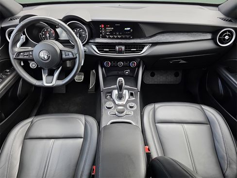 Used 2022 Alfa Romeo Stelvio Sprint image 23