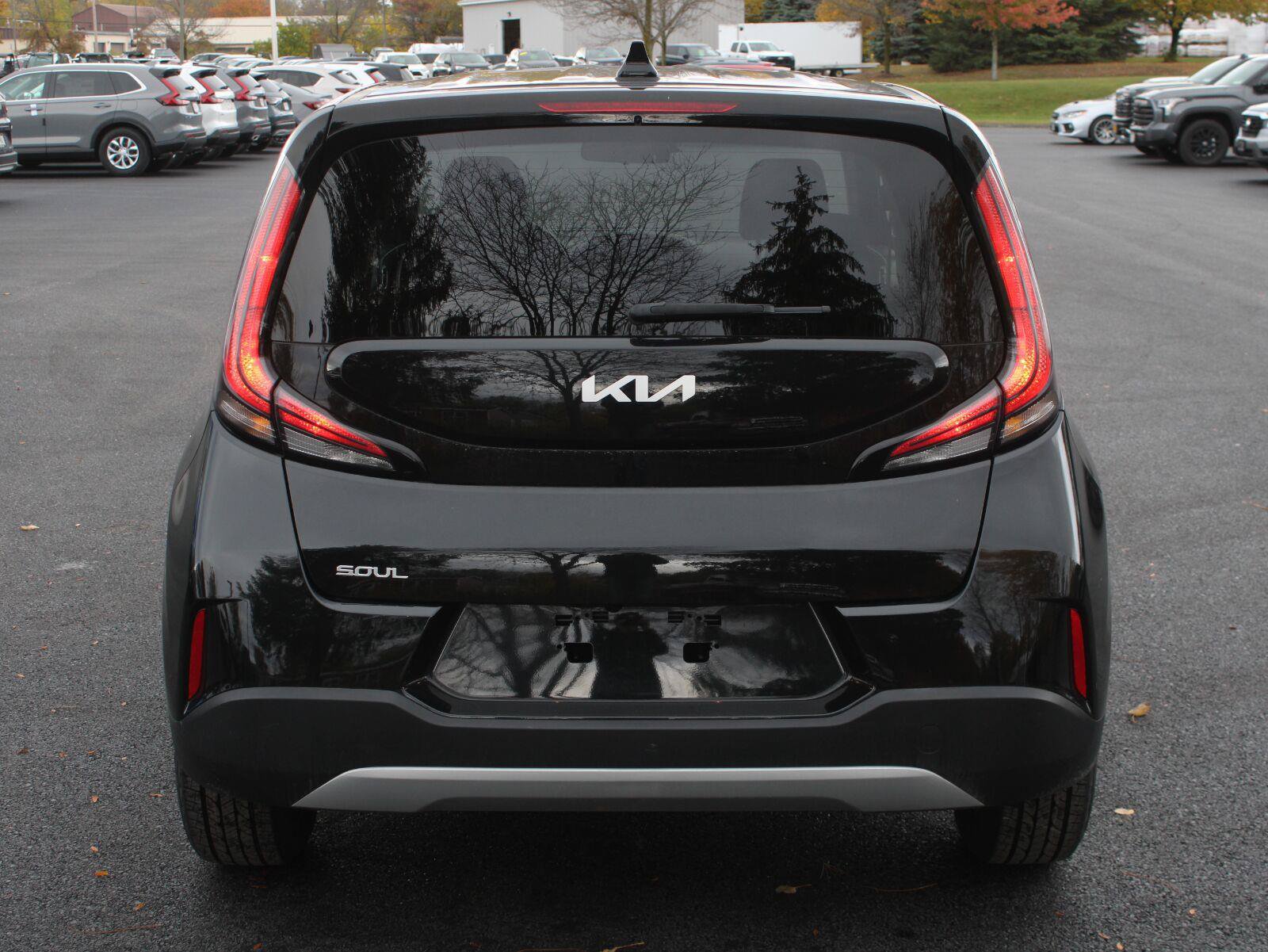 Used 2023 Kia Soul LX FWD image 6