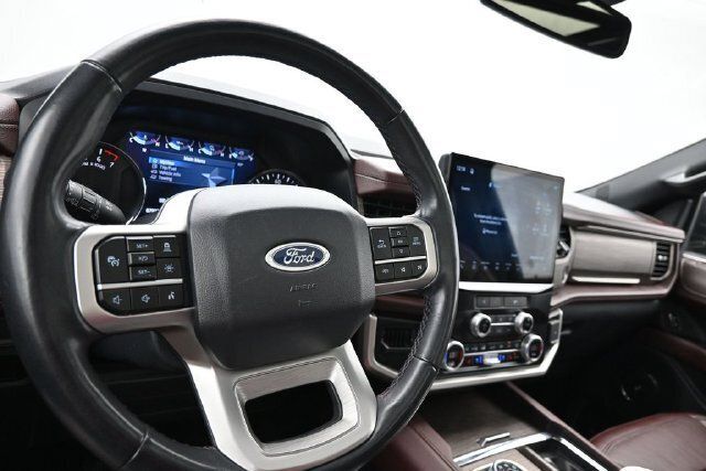 Used 2024 Ford Expedition Limited AWD/4WD image 9