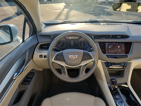Used 2023 Cadillac XT5 Premium Luxury image 10