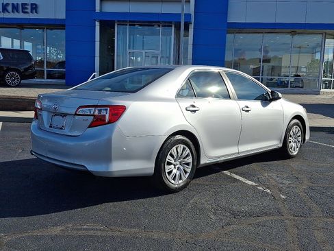 Used 2013 Toyota Camry LE image 6