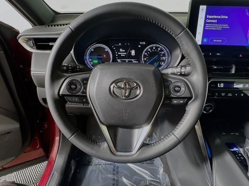 Used 2024 Toyota Venza Nightshade AWD/4WD image 18