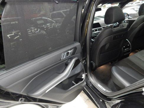 Used 2021 BMW X5 xDrive40i w/ M Sport Package image 35