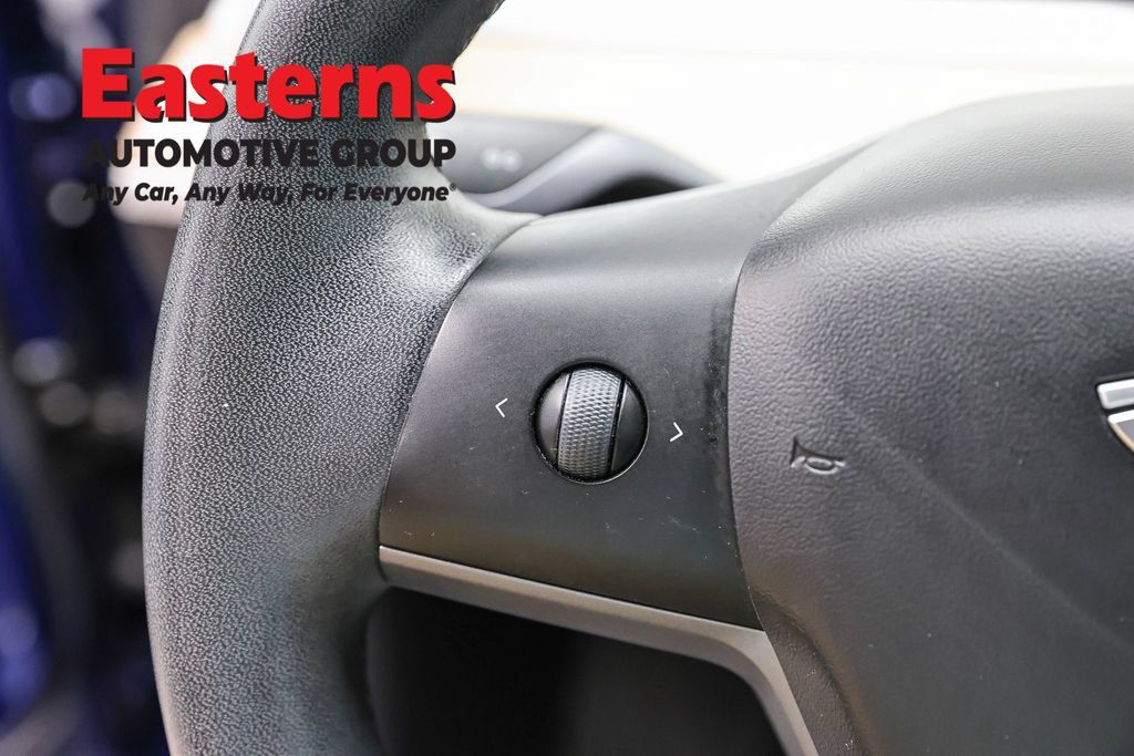 Used 2020 Tesla Model 3 Standard Range RWD image 17