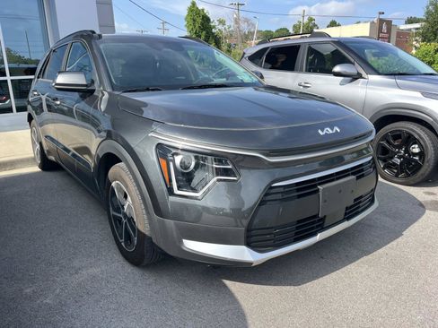 Used 2024 Kia Niro EX FWD image 1