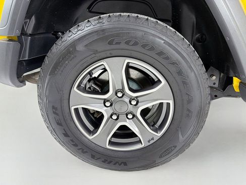 Used 2019 Jeep Wrangler Unlimited Sport S image 32