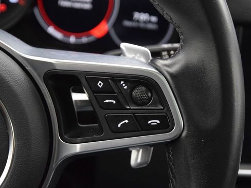 Used 2022 Porsche Cayenne AWD/4WD image 26