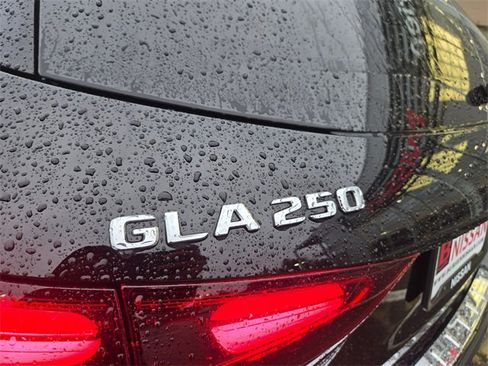Used 2025 Mercedes-Benz GLA 250 4MATIC image 13