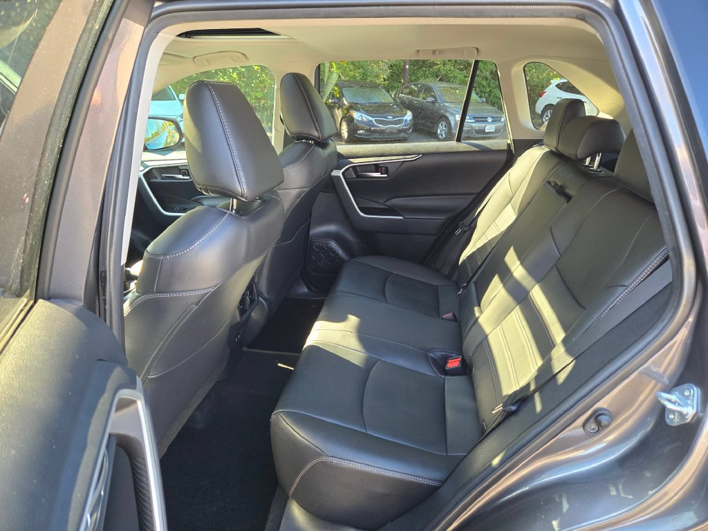 Used 2021 Toyota RAV4 XLE Premium FWD image 17