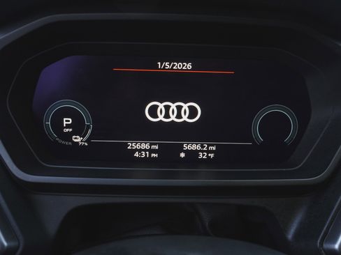 Used 2024 Audi Q4 e-tron Premium Plus image 16