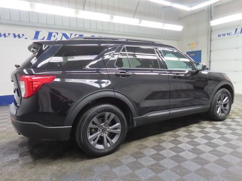 Used 2024 Ford Explorer XLT w/ XLT Sport Appearance Package AWD/4WD image 4