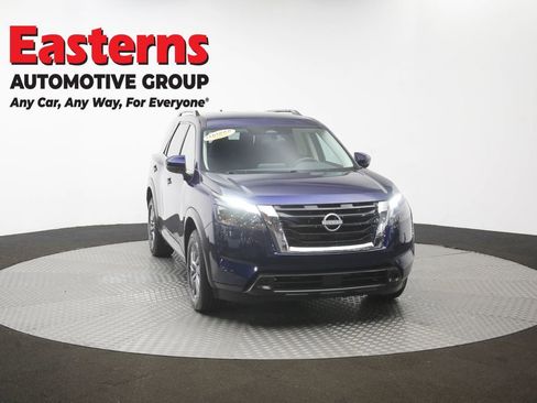 Used 2025 Nissan Pathfinder SV FWD image 52