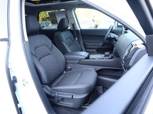 Certified 2025 Nissan Pathfinder SV w/ SV Premium Package FWD image 29
