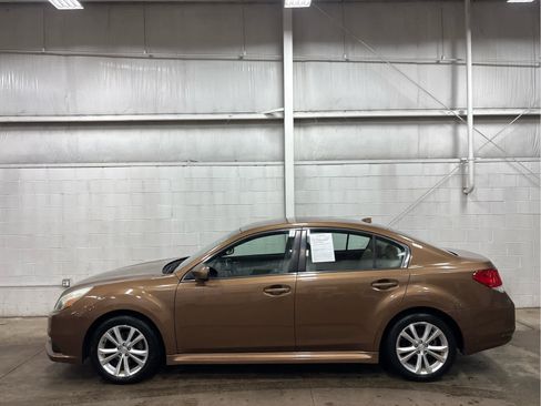 Used 2013 Subaru Legacy 2.5i Limited image 4