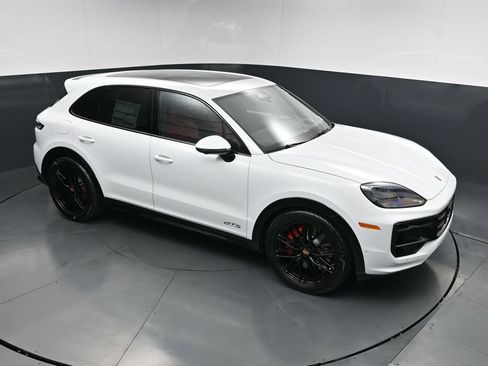 New 2026 Porsche Cayenne GTS AWD/4WD image 23