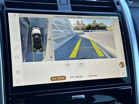 New 2025 Land Rover Discovery Dynamic SE image 19