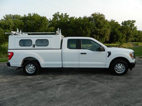 Used 2022 Ford F150 XL RWD image 2