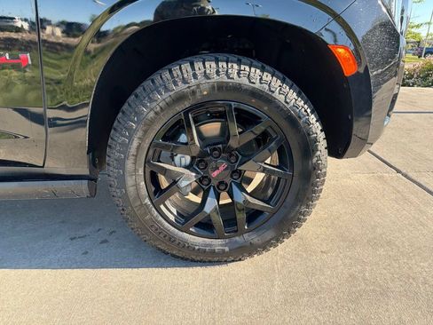 Used 2022 GMC Yukon AT4 AWD/4WD image 10