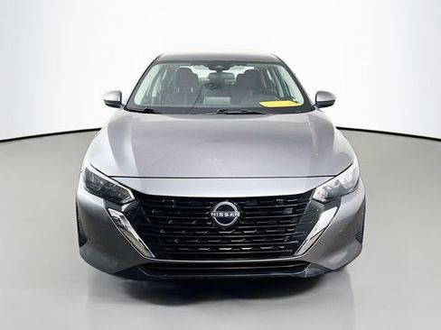 Used 2024 Nissan Sentra SV w/ Trunk Package image 2