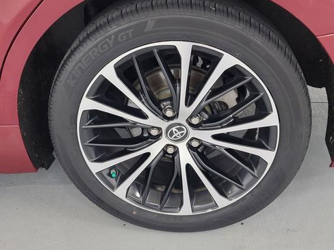 Used 2018 Toyota Camry SE w/ Moonroof Package image 11