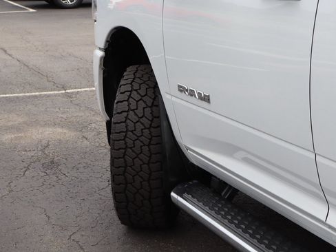 Used 2023 RAM 2500 Laramie AWD/4WD image 3